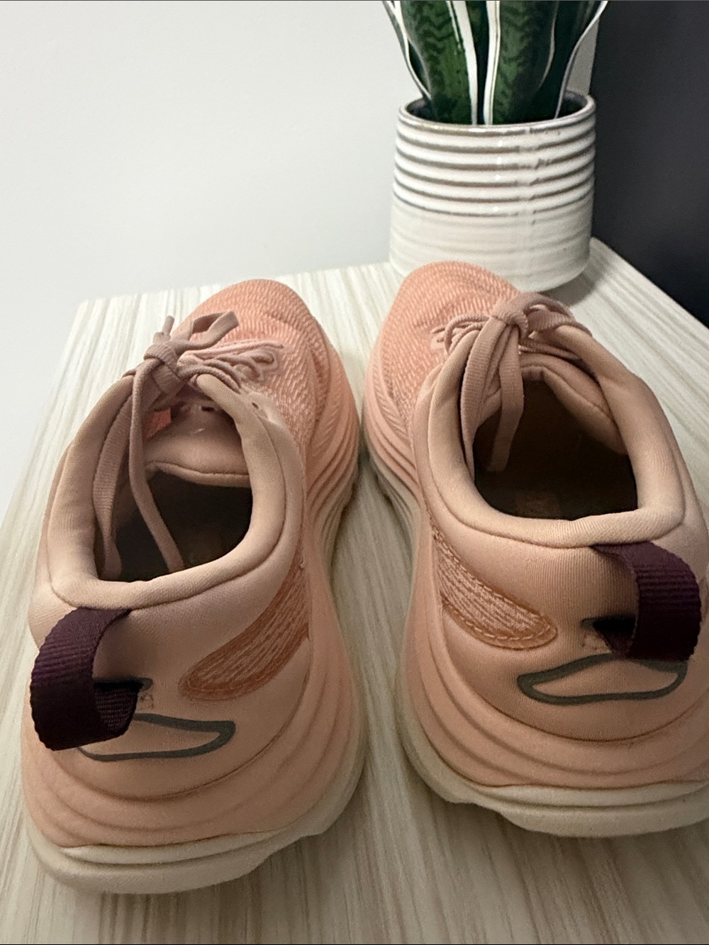 Hoka Women's Peach Knit Platform Running Sneakers!! LIKE NEW!!! - Picture 6 of 6